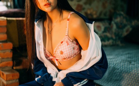 [GIRLT果团网] 2018-01-19 NO.015 学生妹妹的校服风情 [50+1P]