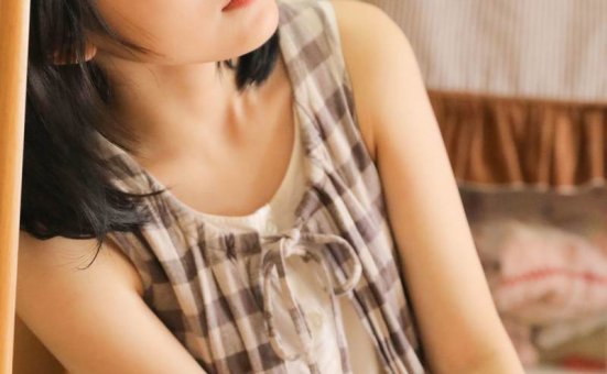 日系美女清新文艺写真图片