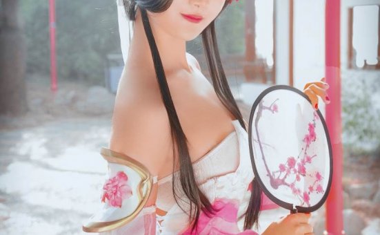 爆乳性感美女cos王者荣耀游园惊梦甄姬写真图片