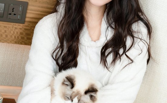 [Kelagirls克拉女神]2019.03.11《她与她的猫》汤怡[28P／522MB]