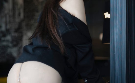 雨儿酱《黑色西装》原版写真 [80P-717MB]