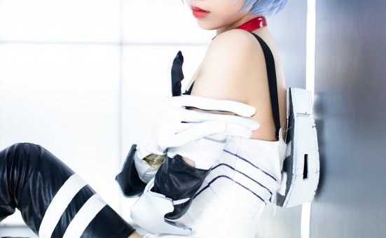 果咩酱w NO.004 – 绫波丽[18P／290MB]