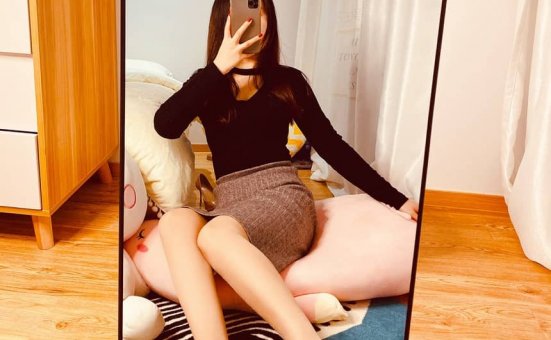 软妹小九九[July芝岚] – 玉足自拍 [20P／17MB]