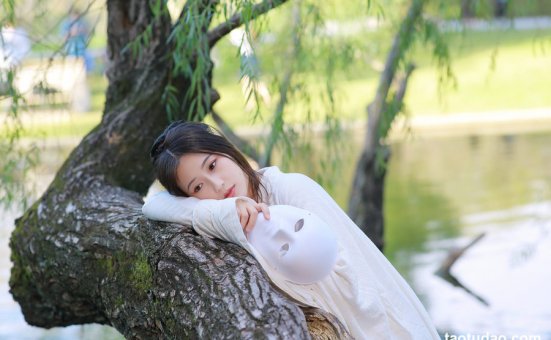 [IESS异思趣向] 一千零一夜 Lucy《电影院4》