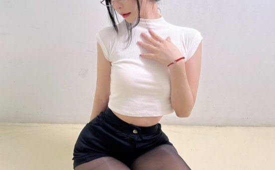 妮是老虎-陈妮妮UNI – 诱惑的秘书 [14P-23MB]