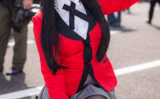 唯美养眼coser性感诱人红色制服诱惑写真