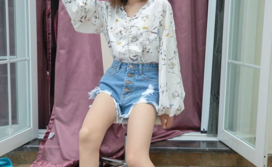 [电喵女神] 凌凌 美足 [60P+1V-900M]