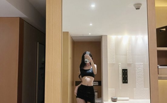 葛征GEZHENG – 黑丝网洞袜抹胸装 [23P+1V-126MB]