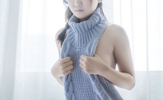 御子Yumiko – 漏背毛衣 [10P-116MB]