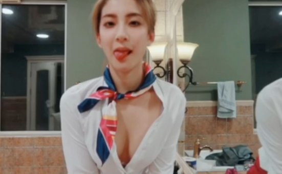 秀人网新秀林文文yooki空姐制服诱惑 一 [1V]