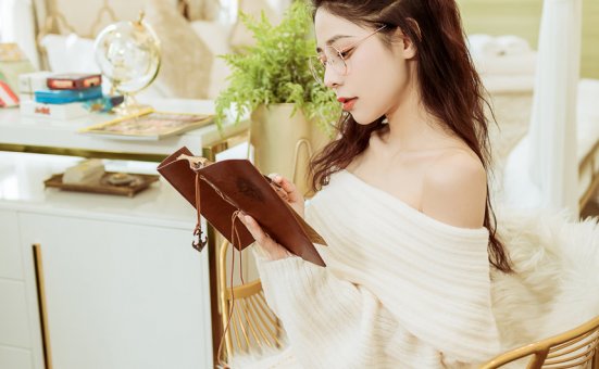 [YALAYI雅拉伊]2022.02.22 NO.900 女友来探班 诗咏[41+1P／410MB]