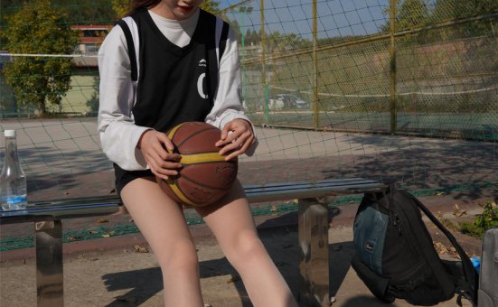 [IESS异思趣向] 一千零一夜 草莓《陪女朋友打篮球1-2》