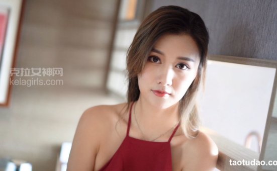 [kelagirls克拉女神]2019.06.30《长裙肉脚脚》慕菲[1V／182MB]