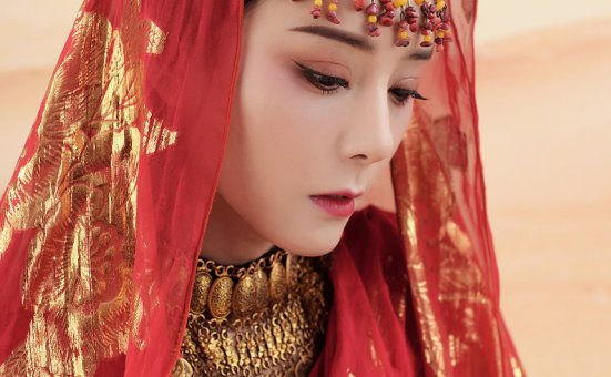 [TouTiao头条女神] 2019-12-17 莫晓希 梦回楼兰