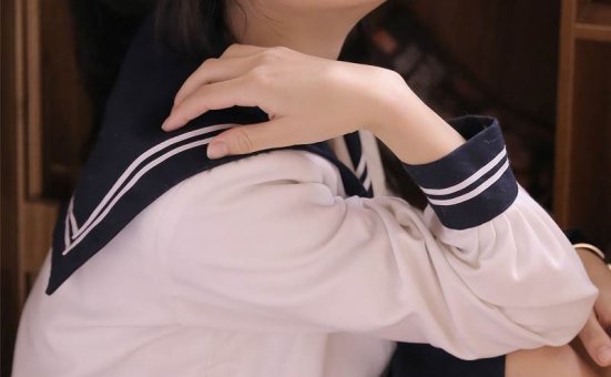日系校服美女大胆制服诱惑写真