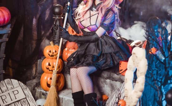 狐玖玖 – NO.01 喜多川万圣节 [14P-284MB]