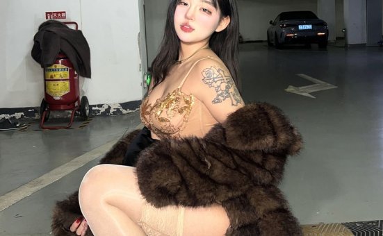 小u优优子 – 貂皮大衣 [50P-43MB]