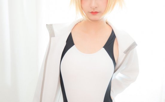 神楽板真冬 — 贞德泳装[150P／312MB]