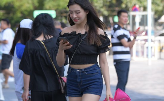 精选街拍作品 NO.0099 美丽动人的热裤小姐姐[37P／45.2MB]