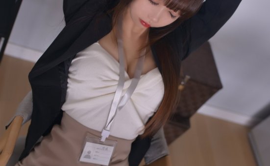 Cos小姐姐雪琪 — OL后辈出差第一天 [66P+4V-856M]