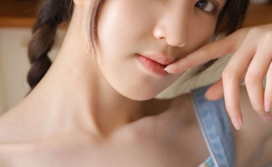 丰满美女细长美腿大胆美女写真