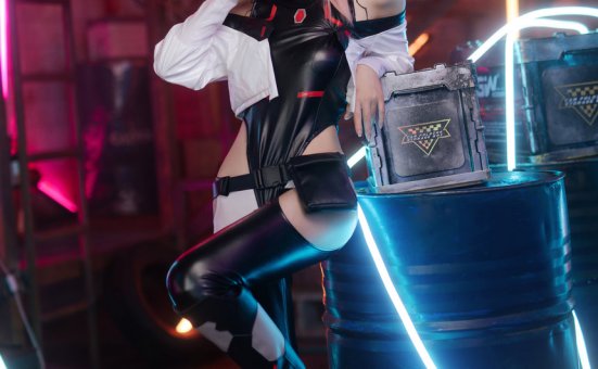 爱老师_PhD — 赛博朋克 露西 [18P-97M]