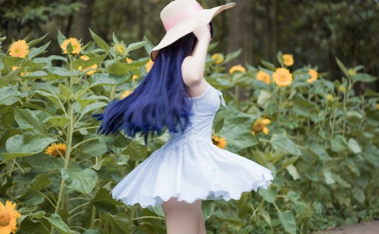 [喵糖映画] VOL.414 花园白裙[37P-402MB]