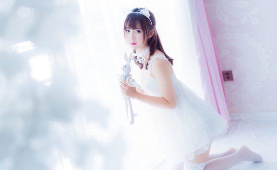 [喵糖映画] VOL.415 白裙少女[30P-748MB]