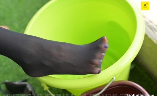 [IESS异思趣向]029 第N种幻想之《邻居家借水》① 梅子[100P／200MB]