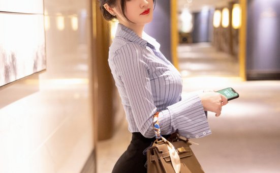 王馨瑶 黑色紧身吊带袜蓝光  拍摄花絮 [88P+1V-1.06G]