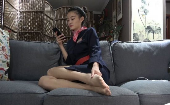 [K&M]丝足视频 No.285-空姐制服沙发肉丝足秀 [1V-1.49G]