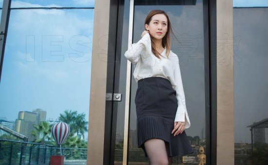 [IESS异思趣向] 2018.12.28 丝享家391：紫紫 – 被风吹乱的裙摆 [95P]