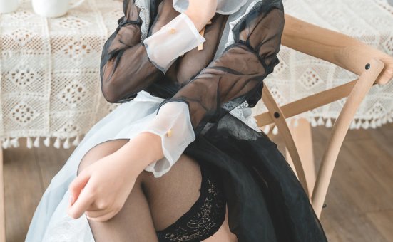 蜜汁貓裘-黑絲透明女仆[30P-260MB]