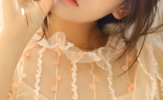 白嫩美女尤物性感长腿写真