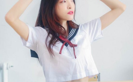 水手服美女白嫩诱人写真图片