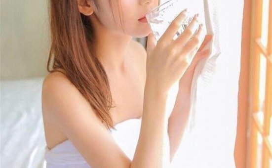 尤物美女大胆诱人浴巾写真图片