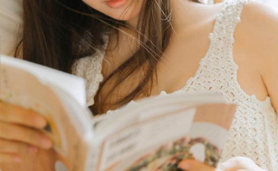 日系美女慵懒随性私房写真图片