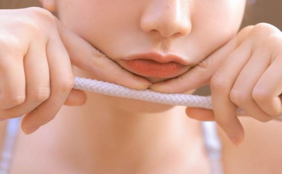 泳衣美女性感丰满湿身诱惑写真