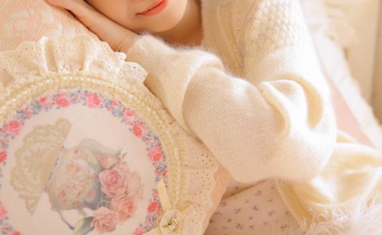 短发美女俏皮性感私房诱惑写真