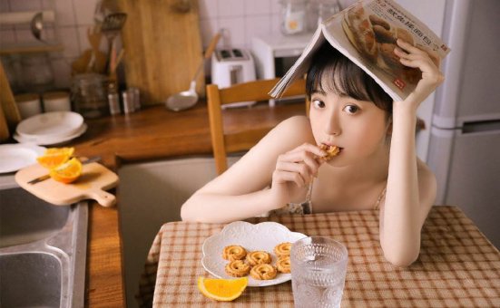 吊带裙美女清凉诱人图片