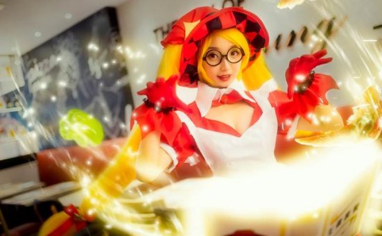 爆乳萝莉cos王者荣耀安琪拉喷血福利写真