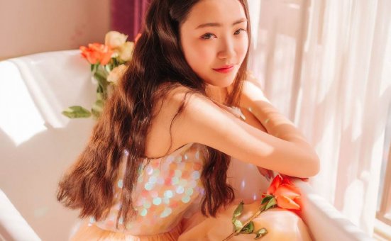 唯美女生气质长发诱人写真图片