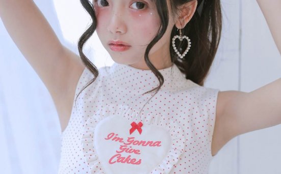 娃娃脸美女白丝袜美腿性感cos诱惑写真