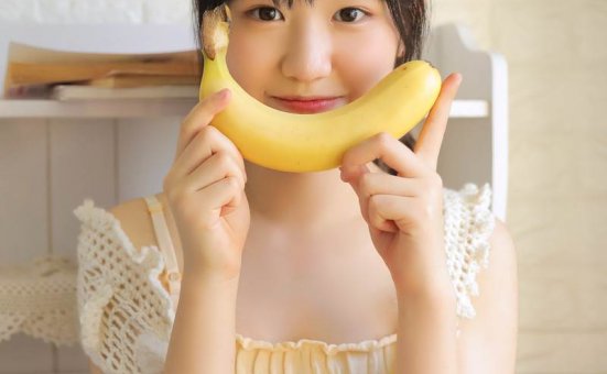 邻家美女温婉动人写真图片