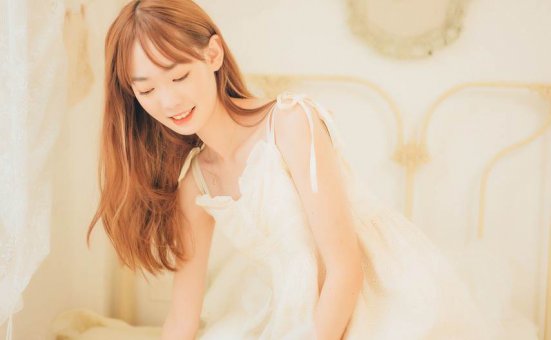 日系清新美女温柔迷人写真图片