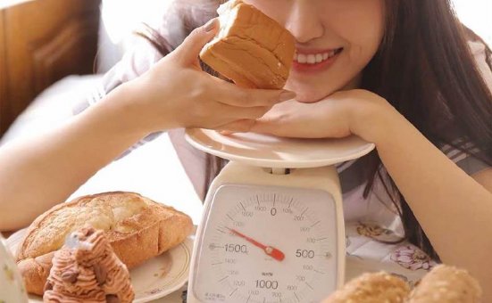 清新治愈系美女制服写真图片