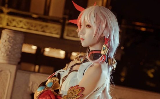 崩坏三英气逼人符华炽翎cosplay图片