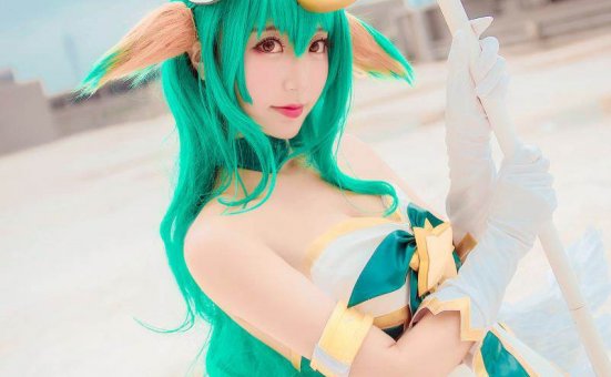 性感美女cos英雄联盟众星之子索拉卡图片