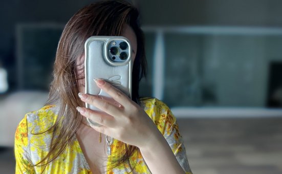 MIYA – 黄色战袍 [11P-50MB]