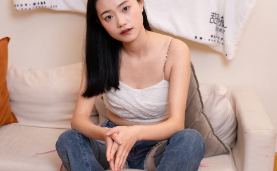 果儿Victoria  – 红底高跟[28P-240MB]